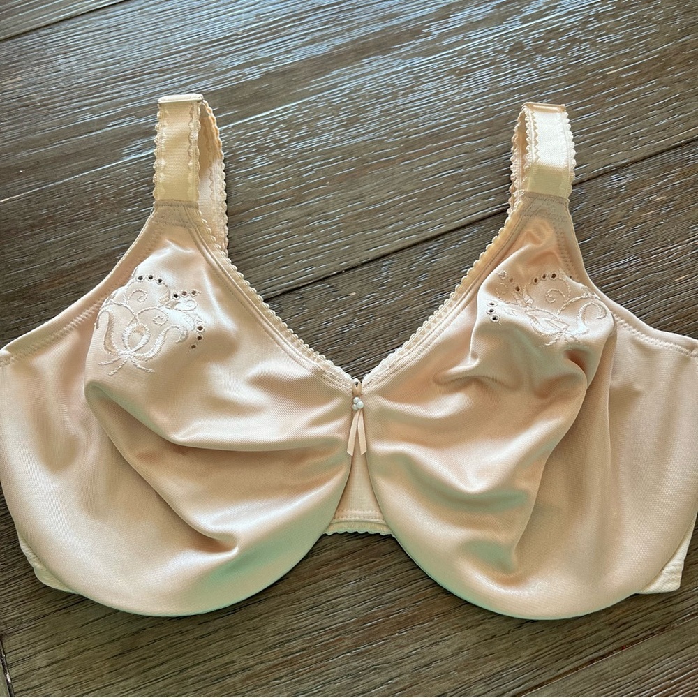 Wacoal Beige Embroidered T-Shirt Bra - Picture 2 of 8